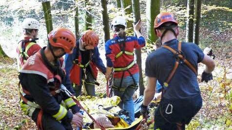 Rettung mit der Gebirgstrage Foto: Bergwacht