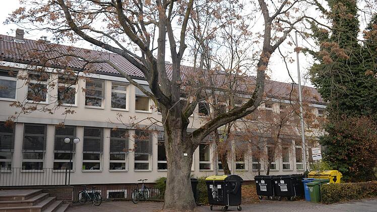 G&ouml;ttingen: In der Nacht zu Samstag ist ein 28-J&auml;hriger Opfer eines Gewaltverbrechens in der N&auml;he des Alter Botanischen Gartens geworden. Der Mann erlag im Krankenhaus seinen schweren Verletzungen. Foto: Swen Pf&ouml;rtner/dpa