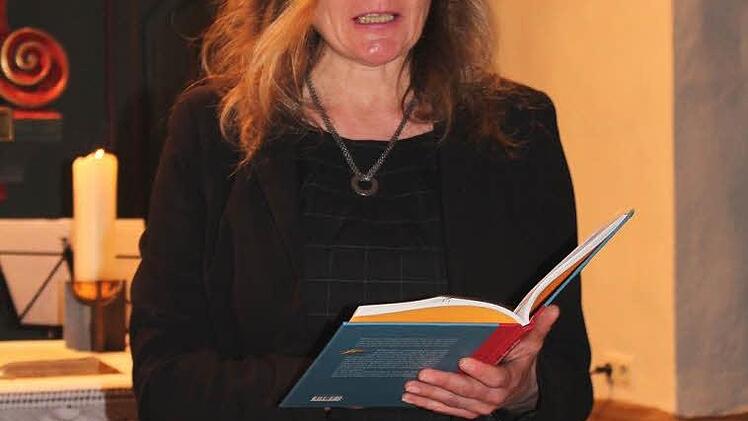 Anja Schmitt erzählte die humorige Geschichte vom Meerschweinchen "Kurt", welches das Leben ihrer Gastfamilie ordentlich durcheinanderwirbelte.