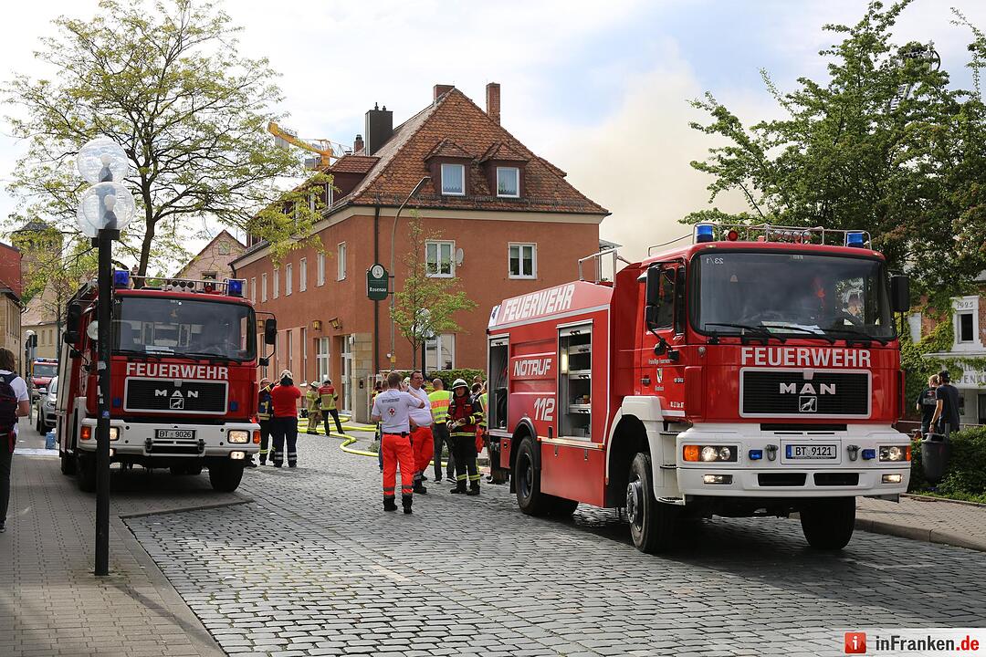 Bayreuther Disco “Rosenau“ brennt – Stadt löst Katastrophenalarm aus