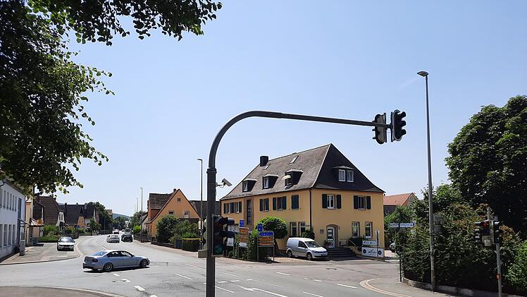 Zapfendorf Verkehr Straße Häuser Ampel