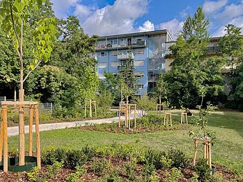 N&uuml;rnberg: Nach Umgestaltung - Gr&uuml;nanlage und Stadtplatz Neubleiche feierlich er&ouml;ffnet