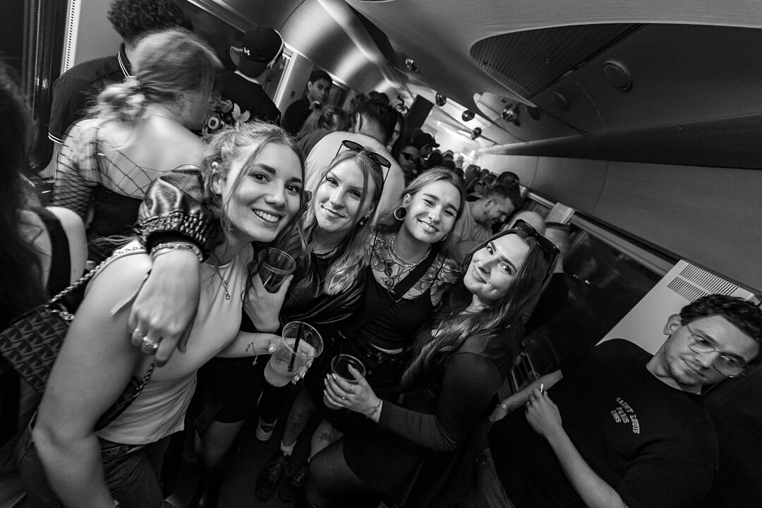 Die beste Party im Zug!