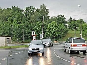 Wenn die Bahnübergänge in Neustadt umgebaut werden, verschwindet der in der Coburger Straße ganz. Foto: Manfred Gildemeister