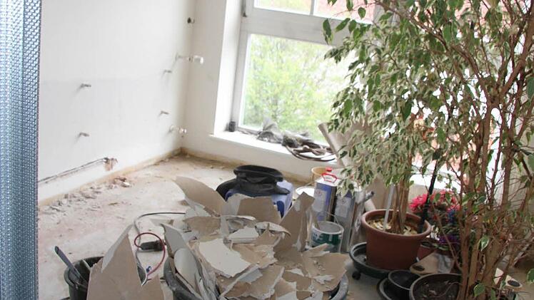 Einige Wohnbereiche sind schon fertig, in anderen herrscht Baustellen-Flair. Doch bis November soll der Umbau fertig sein. Foto: Sonja Adam