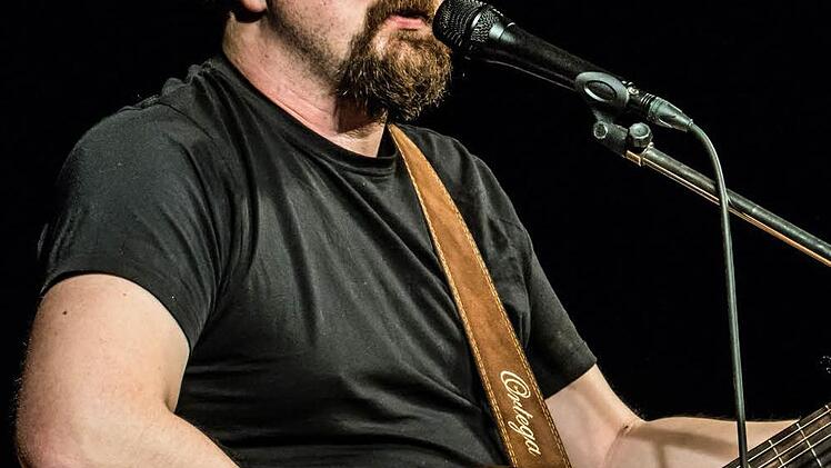 Helmut A. Binser beim Coburg-Gastspiel im "Schwarzen Bären". Foto: Jochen Berger