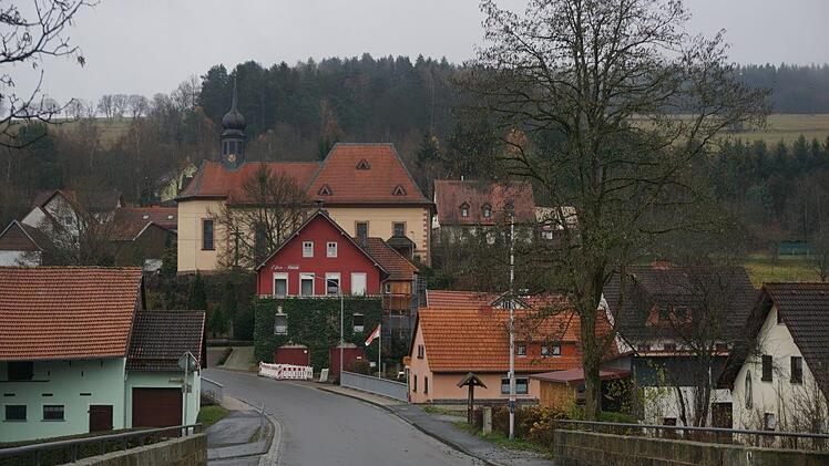 Für Wildflecken soll ein Integriertes Städtebauliches  Entwicklungskonzept (ISEK) erstellt werden. Ein Sanierungsbereich werde  der Altort sein. Foto: Marion Eckert