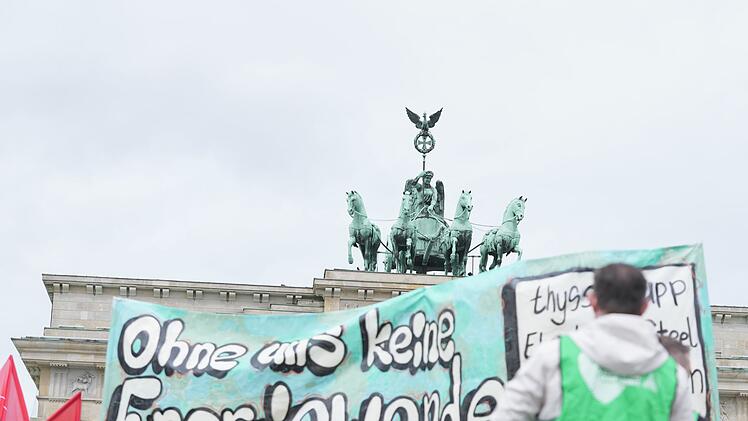 Kundgebung der IG Metall f&uuml;r die Zukunft der Stahlindustrie