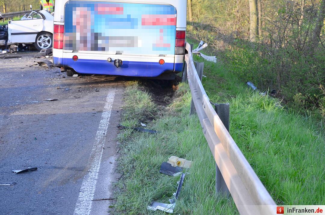 Miltenberg: Auto kollidiert mit Linenbus - ein Toter