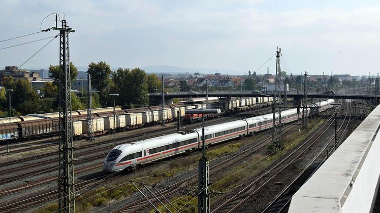 Auf noch mehr Gleisen wird es voraussichtlich ab 2030 durch Bamberg gehen. Foto: Ronald Rinklef