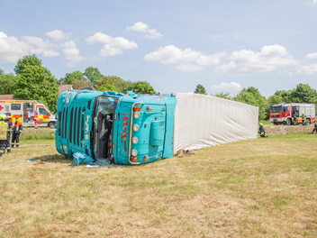 Foto: Unfall mit Lkw