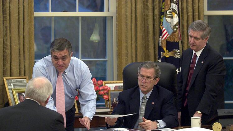 US-Pr&auml;sident Bush mit Beratern