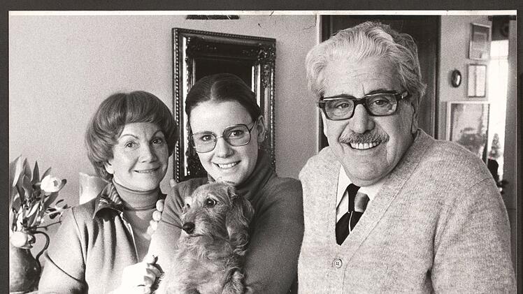 Mariele Millowitsch (Mitte) stammt aus einer Künstlerfamilie: Auch Vater Willy (mit Ehefrau Gerda) arbeitete als Schauspieler.