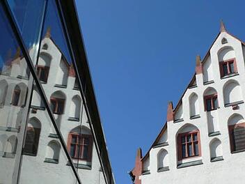 Das historische Rathaus von Dettelbach: Das Gebäude steht für die große Vergangenheit der Stadt, die Probleme mit dem Erpresser-Trojaner "TeslaCrypt" für die weniger schöne Gegenwart. Foto: Gerlinde Schadel