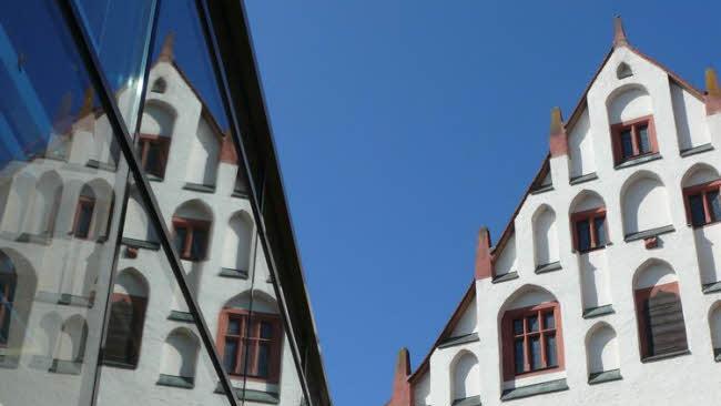 Das historische Rathaus von Dettelbach: Das Gebäude steht für die große Vergangenheit der Stadt, die Probleme mit dem Erpresser-Trojaner "TeslaCrypt" für die weniger schöne Gegenwart. Foto: Gerlinde Schadel