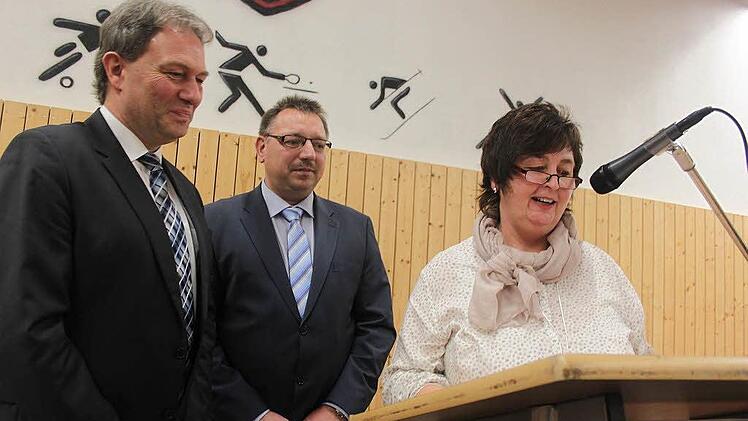 Bei der Verabschiedung von Bürgermeister Klaus Löffler mit Personalrat ThomasWachter und Marietta Ruß, Foto: Veronika Schadeck