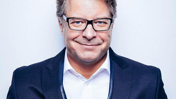 Niko Formanek, Freitag auf der Showbühne