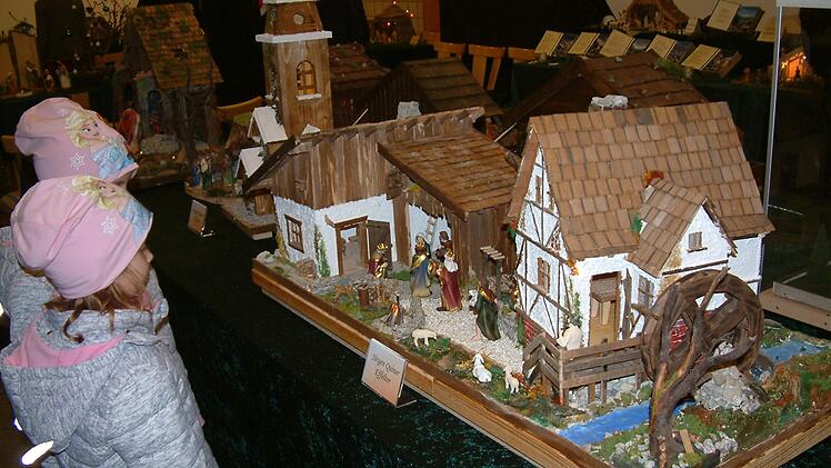 Auch Kinder gehörten zu den Besuchern der Krippenausstellung in Nurn.