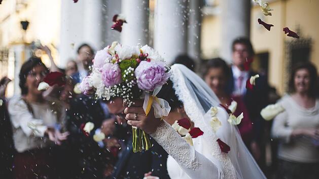 Verrückte Traditionen und Bräuche - So wird rund um den Globus Hochzeit gefeiert
