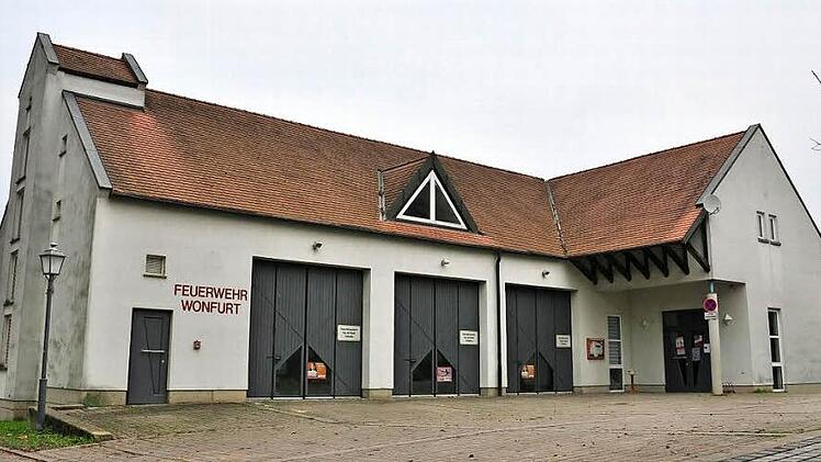Im Feuerwehrgerätehaus könnte Wonfurt im Notfall bis zu 16 Asylbewerber für die Dauer von bis zu sechs Wochen aufnehmen.  Fotos: Ulrike Langer