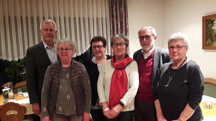 Gewählt hat der  Kultur- und Förderverein Museumsfreunde Münnerstadt /von links):  Peter Ganshorn, Marlis Albert, Margarethe Schmitt, Anna Spor, Leo Pfennig und Edeltraut Farrenkopf. Foto: Hartmut Hessel