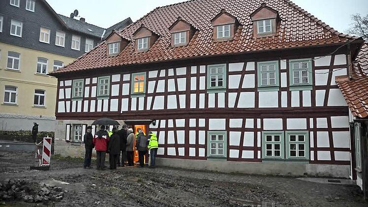 Beeindruckt zeigten sich die Mitglieder des Bausenats von der gelungenen Sanierung der Herrgottsmühle. Foto: Rainer Lutz