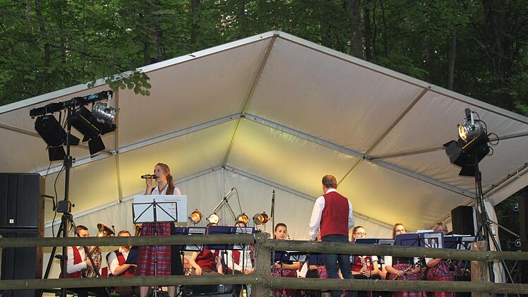 Der Musikverein Pretzfeld spielte auf.Mail von wind-journal@t-online.de: