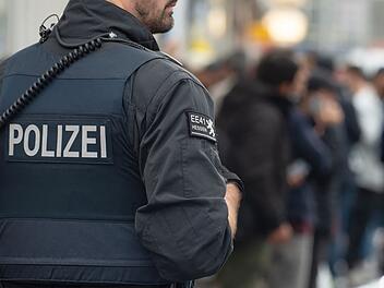 Polizist bei Demonstration in Nürnberg verletzt - nicht mehr dienstfähig