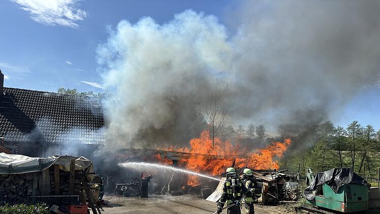 Altdorf: Explosion mit "Flammenball" - Feuerwehr erlebt böse Überraschung