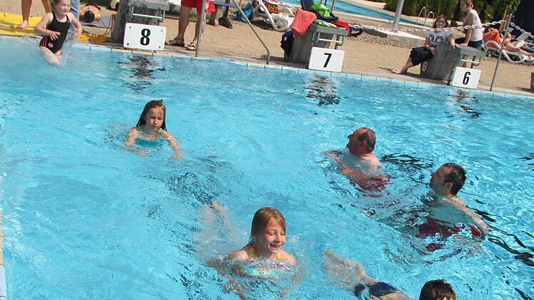 Der Nachwuchs hatte beim Anschwimmen seinen Spaß.