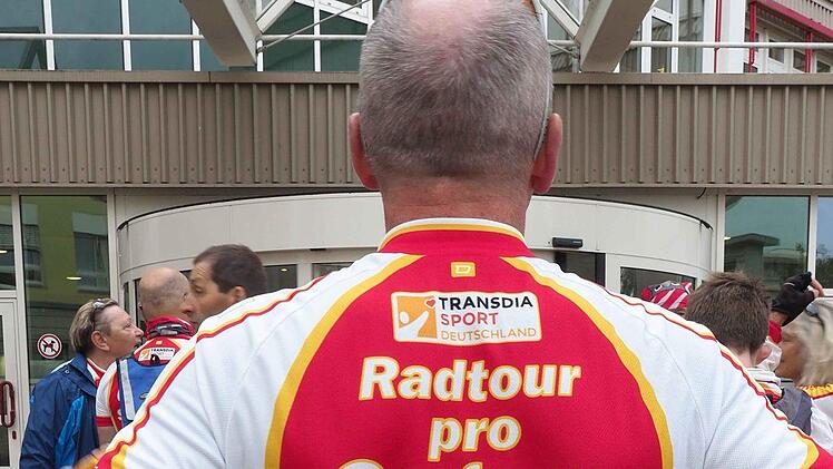 So machen sie Werbung f&uuml;r ihre Sache, die Dank-Radler. Foto: Christoph Winter