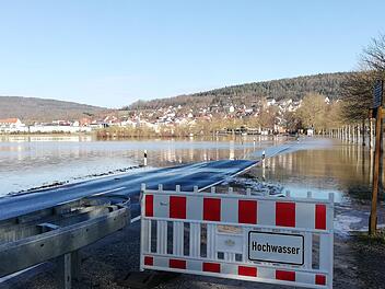 Hochwasser am Ortseingang zum Staatsbad Bad Bocklet: Möglichkeiten zum Sturzfluten-Management wurden dem Gemeinderat vorgestellt.