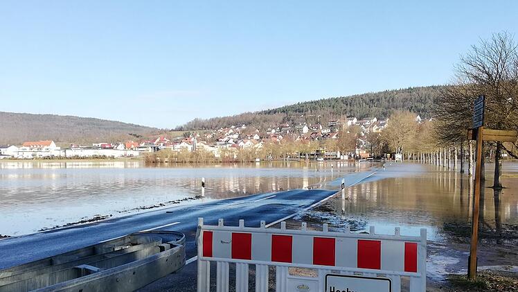 Hochwasser am Ortseingang zum Staatsbad Bad Bocklet: Möglichkeiten zum Sturzfluten-Management wurden dem Gemeinderat vorgestellt.