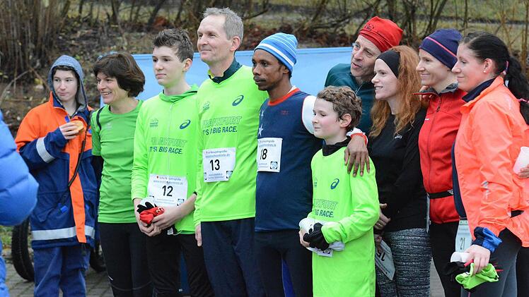Schnappschüsse vom Fuschter Silvesterlauf.
