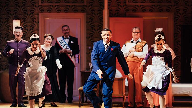 In der Inszenierung von Felix Seiler feierte das Musical "Otello darf nicht platzen" seine Coburger Erstaufführung am Landestheater.Foto: Sebastian Buff