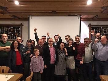 Franz Uome (CSU) kann sich freuen: Er hat im ersten Wahlgang in Marktleugast den Chefsessel im Rathaus verteidigt. Foto: privat