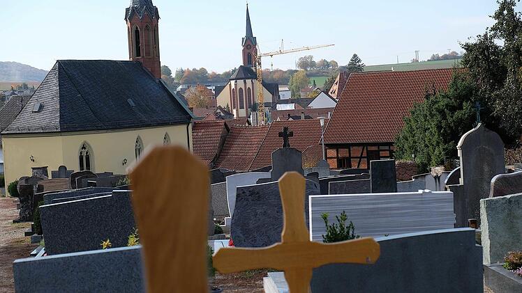 Euerdorfer Friedhof: Vor der Entscheidung zur endgültigen Planung soll es noch eine Bürgerversammlung geben.Gerd Schaar