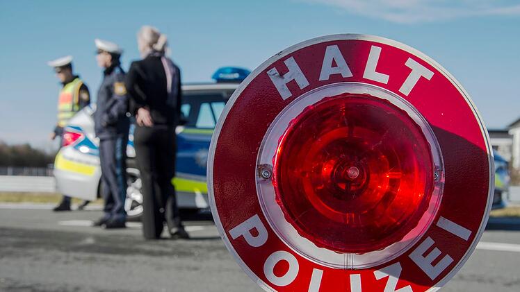 Bei einer Verkehrskontrolle hast du Pflichten, aber auch jede Menge Rechte.
