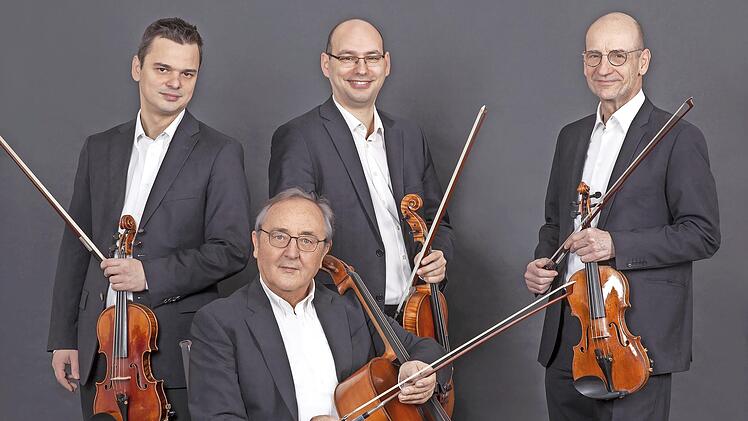 Das Bamberger Streichquartett gastiert mit weihnachtlichen Klängen im Stadtschloss Lichtenfels.