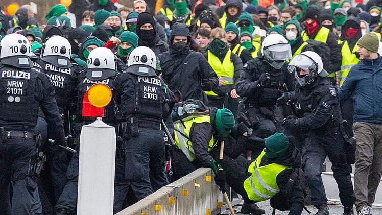 Neugründung AfD-Jugendorganisation - Proteste