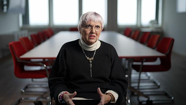 Gr&uuml;nen-Politikerin Claudia Roth erinnert sich: "Innenpolitisch war es eine extrem konservative Zeit."