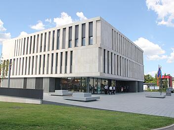 Das neue Amtsgerichtsgebäude am Tag seiner offiziellen Einweihung. Fotos: Andreas Lösch