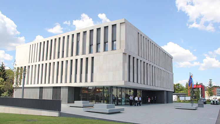 Das neue Amtsgerichtsgebäude am Tag seiner offiziellen Einweihung. Fotos: Andreas Lösch