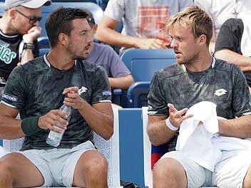 Andreas Mies (links) und Kevin Krawietz haben ihr Auftaktmatch beim ATP Cup in Australien verloren. Archiv
