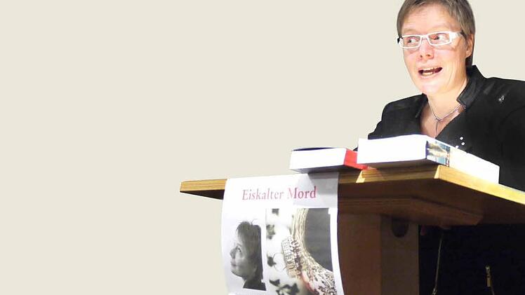 Friederike Schmöe bei ihrer Lesung in Schlüsselfeld. Fotos: Pauline Lindner