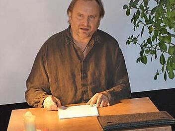 Helmut Vorndran entführte seine Zuhörer in Redwitz in die Zeit der Kelten. Foto: Thomas Micheel