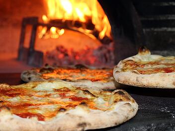Pizza aus dem Holzofen ist immer ein Genuss.