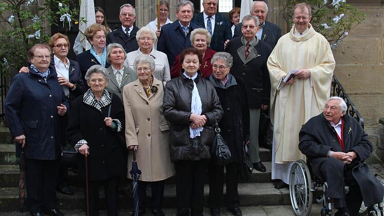 Vor 75 und 70 Jahren gingen diese Frauen und Männer erstmals zum Tisch des Herrn.