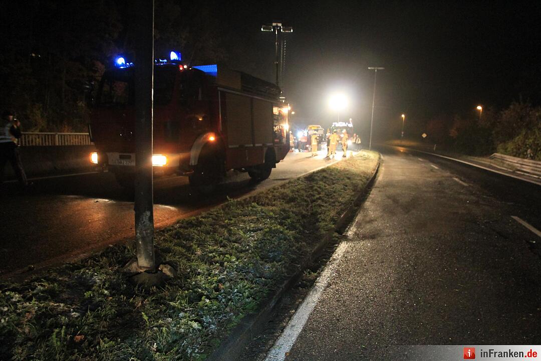 Glatteis führt zur Kollision im Gegenverkehr – Beide Fahrer zum Glück nur leicht verletzt