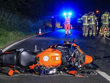 Noch an der Unfallstelle verstorben ist am Sonntagabend ein 43-j&auml;hriger Motorradfahrer in Unterfranken. Foto: News5/Merzbach